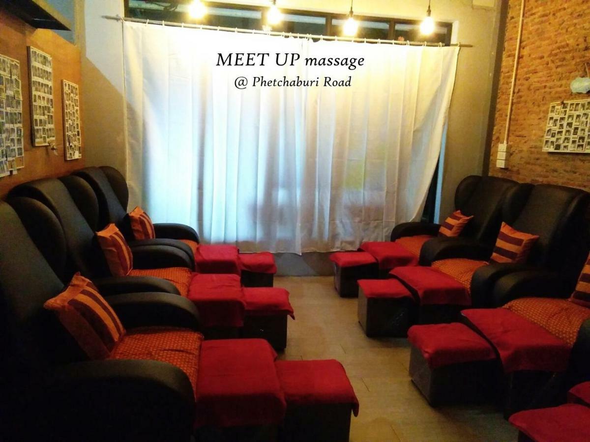 Meet Up Hostel Банкок Екстериор снимка