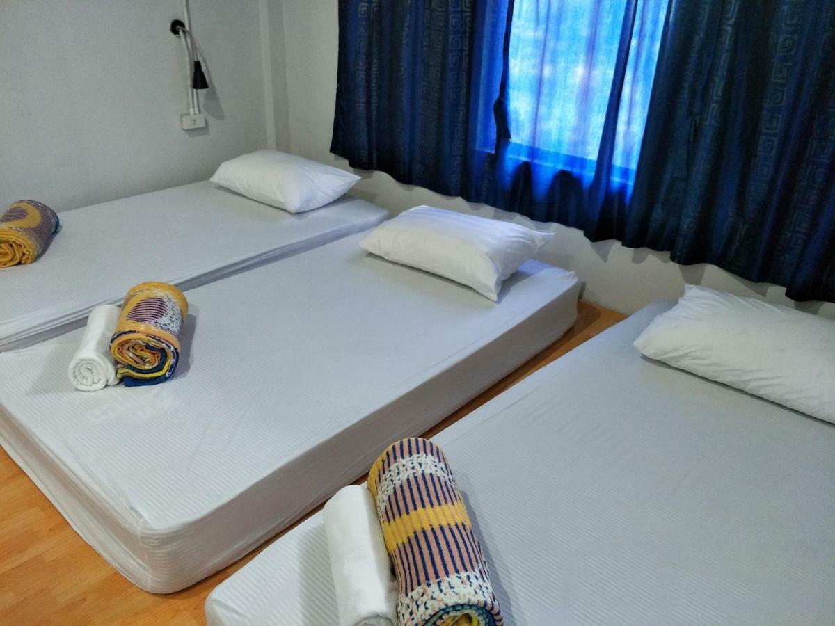 Meet Up Hostel Банкок Екстериор снимка