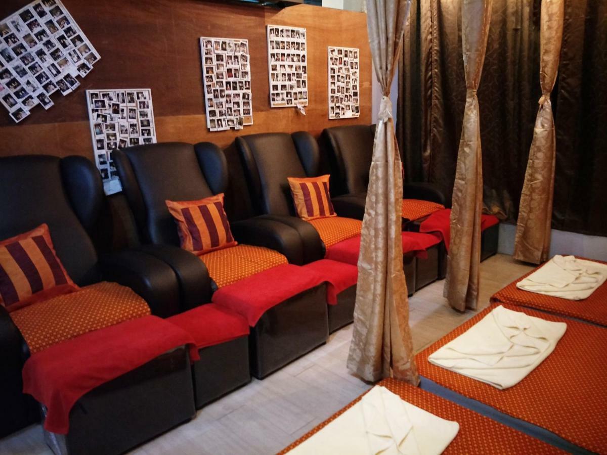 Meet Up Hostel Банкок Екстериор снимка